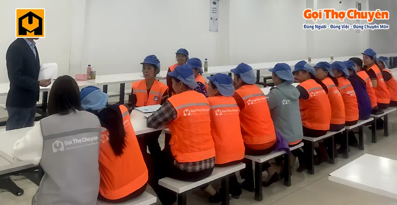 Đội ngũ Vệ sinh công nghiệp LASACO lên kế hoạch thi công tại Hải Phòng.